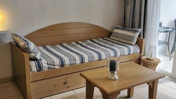 Smart-TV, DVD-spiller, bordtennis og bĂžker