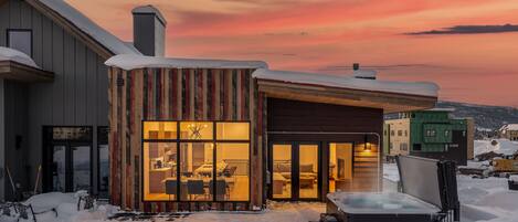 مغطس سبا خارجي