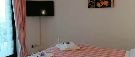 3 makuuhuonetta, silitysrauta/-lauta, Wi-Fi, vuodevaatteet