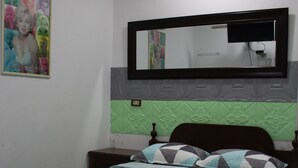 Standard Room, 1 Double Bed | Free WiFi, bed sheets - The Silva Hostel (Ica)