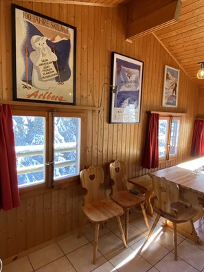 Dining - Traditional, cosy Chalet - family sized, facing the forest (Grimentz)