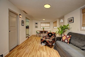 Smart TV, fireplace, books, offices