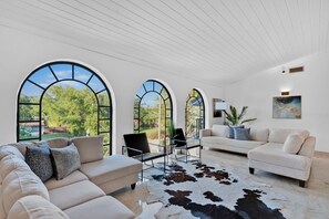 智能電視、壁爐