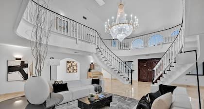 Villa Maya: 12 BR, 14k sq. ft. estate with pool, pickle ball, bball, disco club!