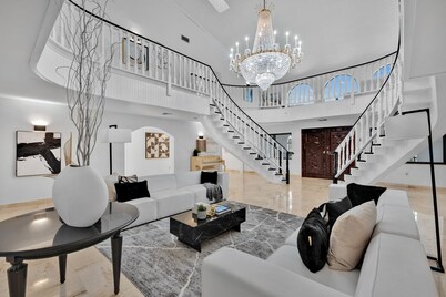Villa Maya: 12 BR, 14k sq. ft. estate with pool, pickle ball, bball, disco club!