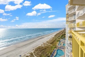 On the beach - Baywatch Resort 1409 2 BR Condo in North Myrtle (North Myrtle Beach)
