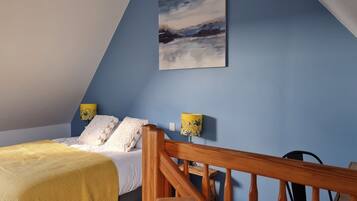 3 slaapkamers, een bureau, een strijkplank/strijkijzer, gratis wifi