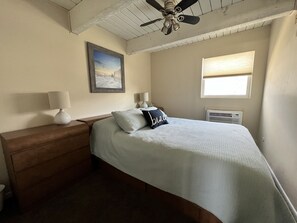 2 bedrooms, WiFi - Perfect Getaway. Only 1 block to the Beach (Seaside Park)