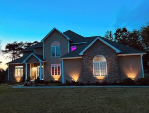 Exterior - Spacious 5 bed/4 bath home with gourmet kitchen (Ithaca)