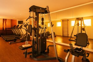 Fitness facility - Elegance Suites Oscar Freire (São Paulo)