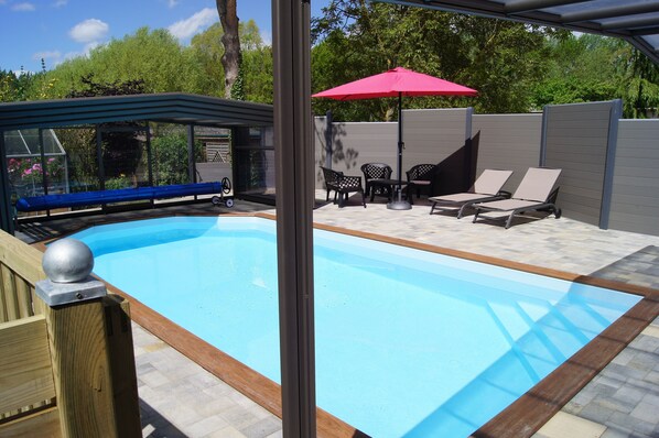 Outdoor pool, a heated pool