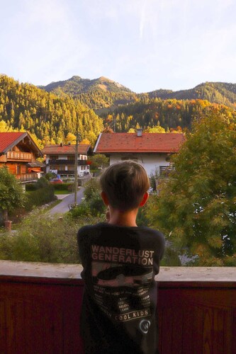 Apartment with a view of the Wendelstein & direct access to cross-country ski trails & hiking/MTB trails