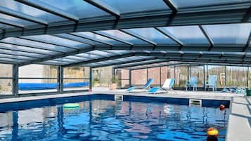 Piscine couverte, piscine extérieure