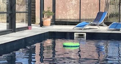 Gîte 4 people - 2 swimming pools (1 with telescopic dome) - The beach on foot