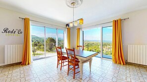 Dining - Panoramic view, private pool, walking distance Apt town center - 110m², Luberon (APT)