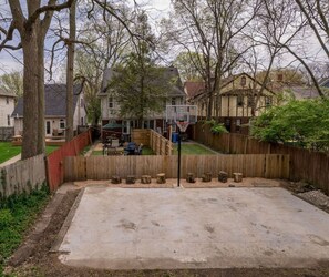 Property grounds - ☆ Broadripple| Restaurants| Bars| Bonfire| Parking (Indianapolis)