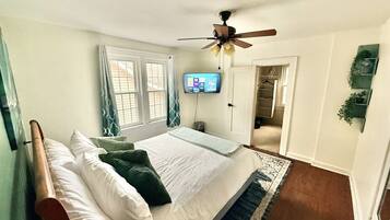 3 soverom, strykejern/-brett, reiseseng for barn og wi-fi