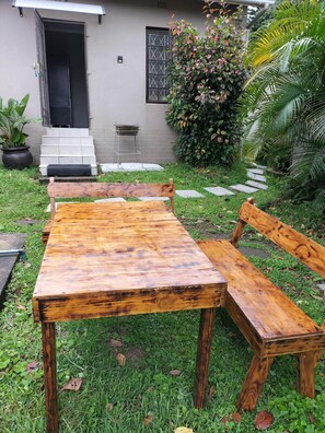 Outdoor dining - Flatlet Ramsgate Ramble Rest - 2 mins from the beach (Margate)