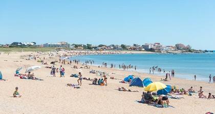 Villa Seaside- Jaccuzzi BEACH 200 m walk !