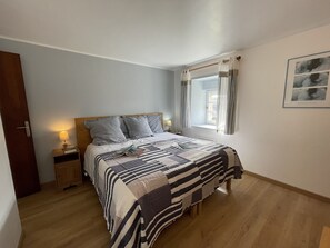 4 bedrooms, iron/ironing board, travel crib, free WiFi - Gîte 6 people -  2 swimming pools (1 with telescopic dome) - The beach on foot (Trégunc)