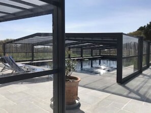 Terrace/patio - Gîte 6 people -  2 swimming pools (1 with telescopic dome) - The beach on foot (Trégunc)