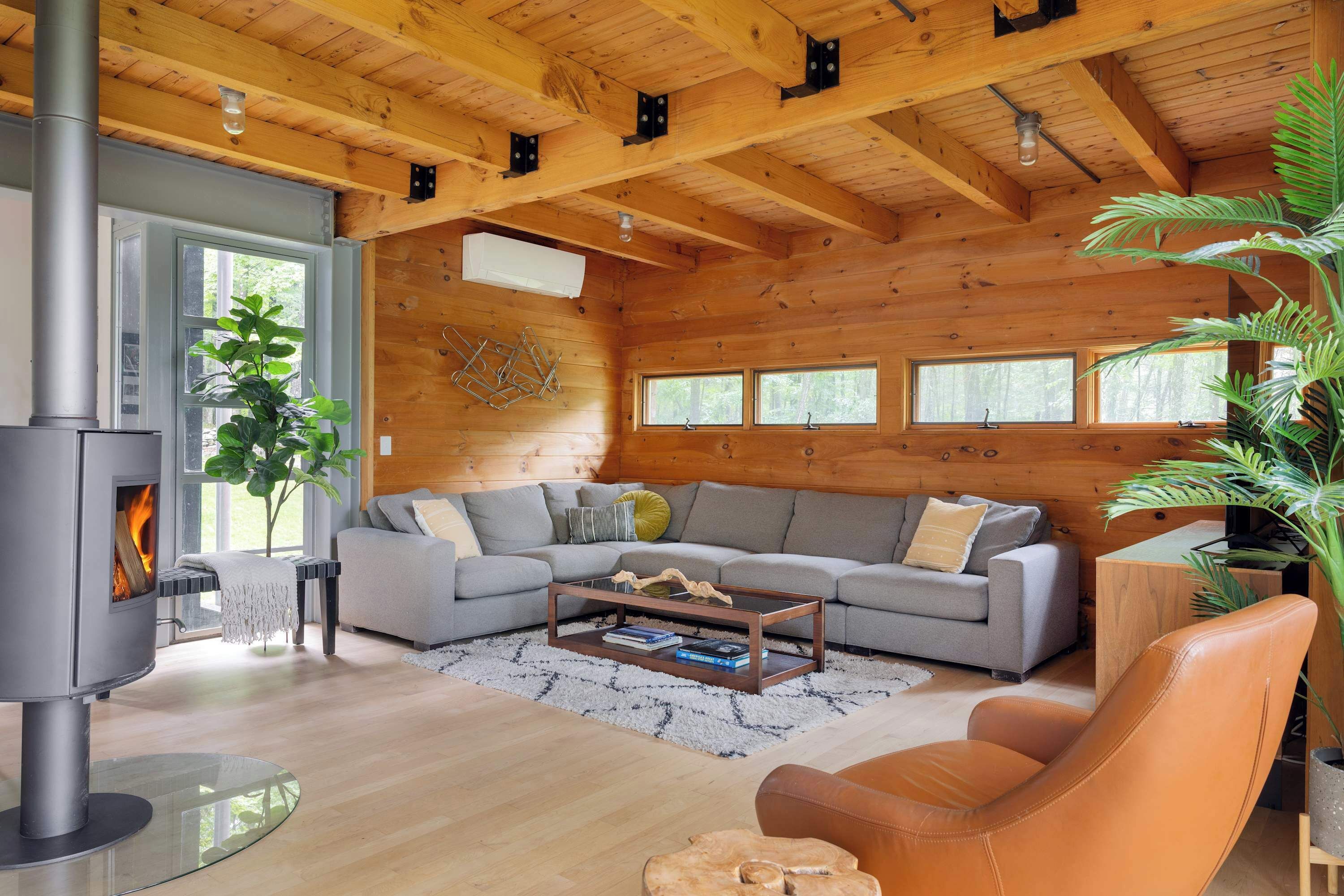 TV, fireplace, stereo, offices