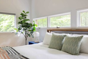 3 bedrooms, desk, iron/ironing board, WiFi