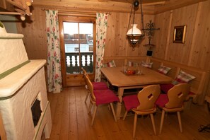 تناول الطعام