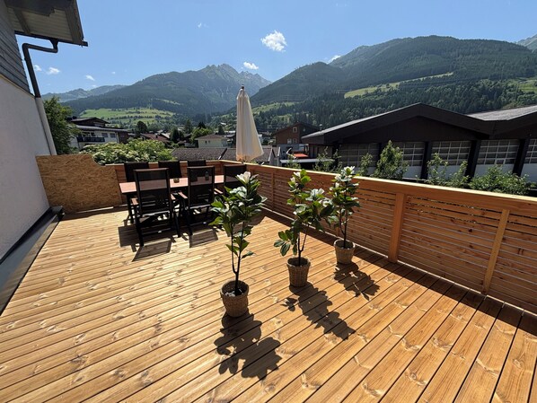 تناول الطعام بالخارج