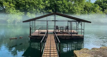 Beautiful House on the River! Book now for Spring & Summer 2025!