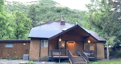 Large cabin near Sundance