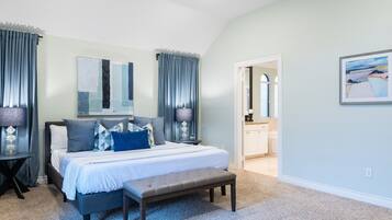 3 bedrooms, desk, iron/ironing board, WiFi