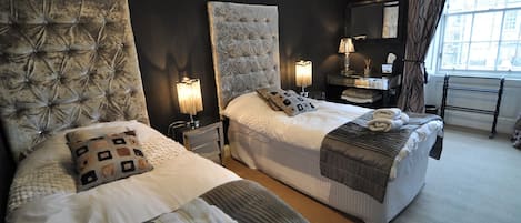 5 slaapkamers, een strijkplank/strijkijzer, gratis wifi, beddengoed