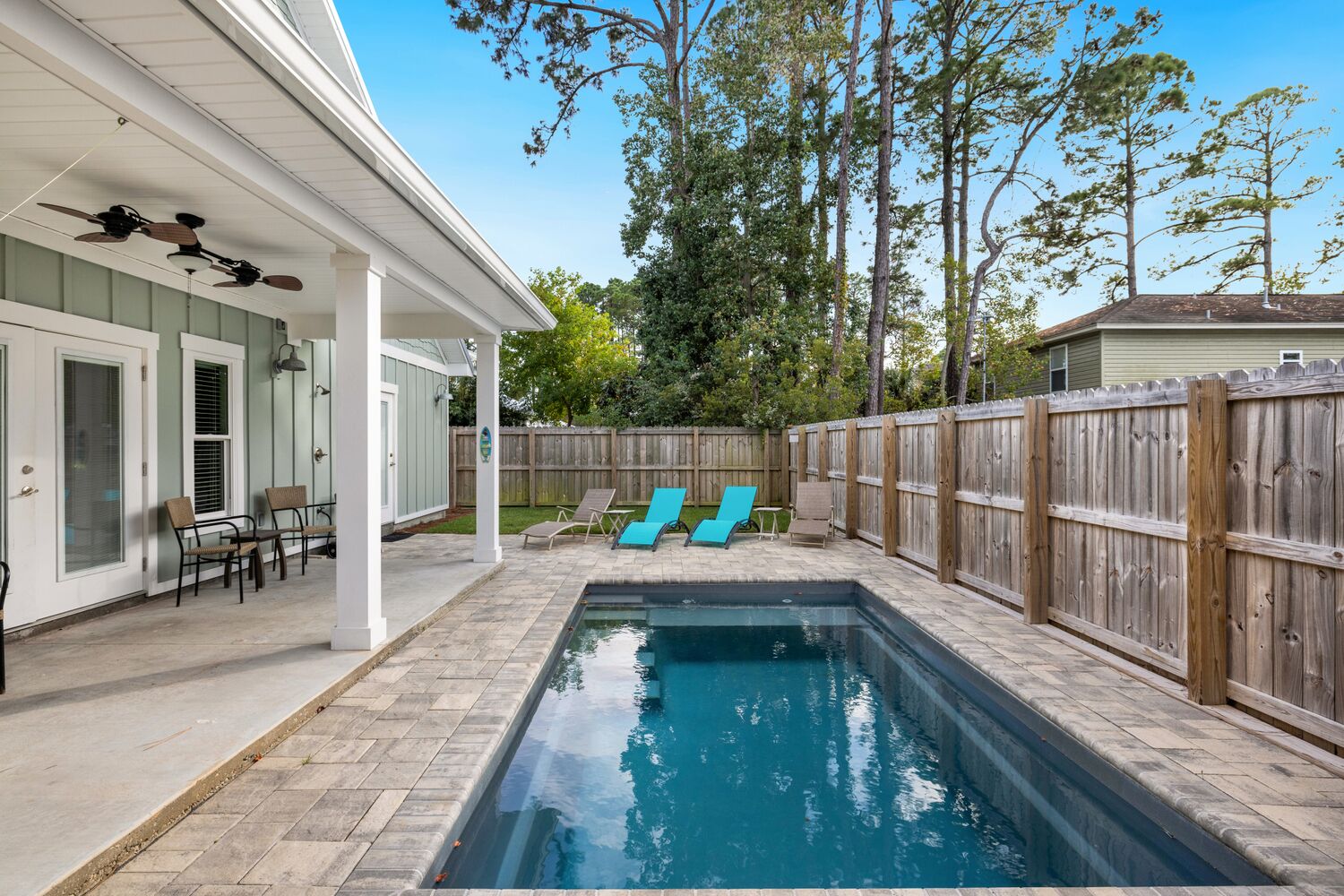 Beach House w/Private Heated Pool, pet friendly - 21yo & UP