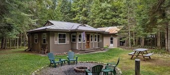 Peaceful Pines Cottage 5 minutes from Old Forge - Lake Access to Lake Tekini