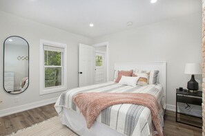 4 Schlafzimmer, Bügeleisen/Bügelbrett, WLAN, Bettwäsche