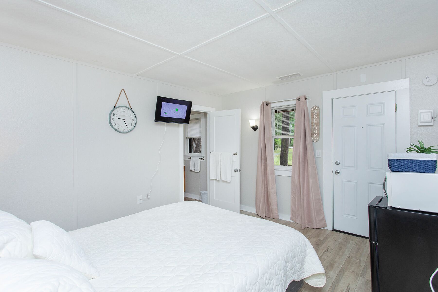 1 bedroom, internet, bed sheets