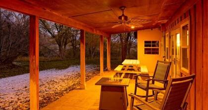 Cowboy Cottages - Cottage B