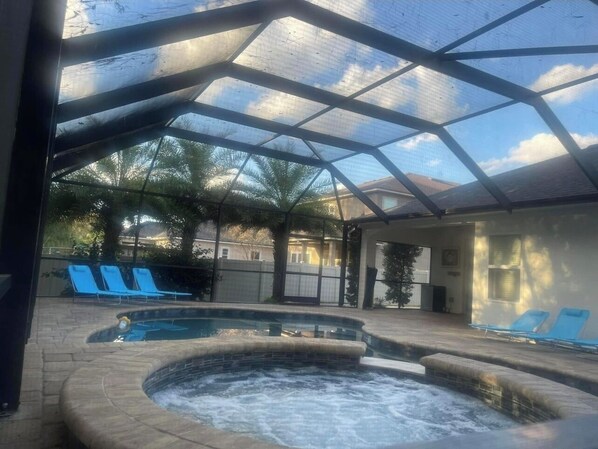 Piscine extérieure, piscine chauffée