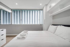 1 chambre, fer et planche à repasser, accès Internet, draps fournis