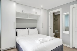 1 chambre, fer et planche à repasser, accès Internet, draps fournis