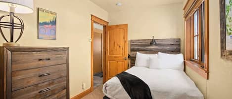 4 bedrooms, iron/ironing board, travel crib, WiFi