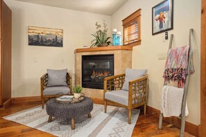 Interior - Majestic Park - 4 Bed/4 Bathroom with Easy Ski  and Core Trail Access (Steamboat Springs)