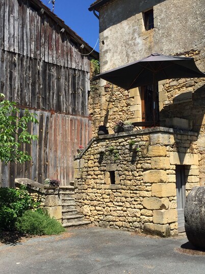 "Le Pigeonnier", in the valley of the 5 castles in Périgord Noir