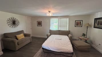 1 dormitorio, tabla de planchar con plancha, wifi gratis y ropa de cama