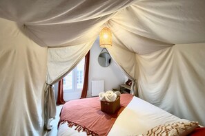 1 bedroom, WiFi, bed sheets
