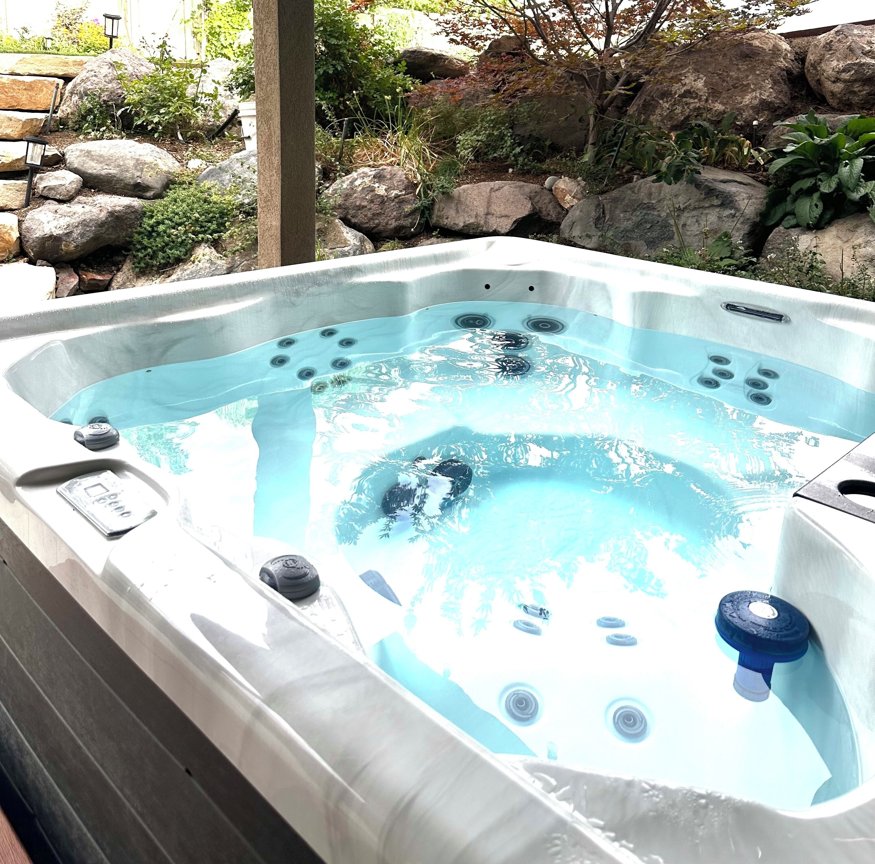 Tina de hidromasaje al aire libre