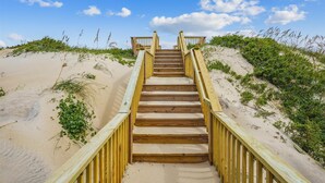 Property grounds - 5700- La Cebolla - Luxury Oceanfront Estate | Pool & Theater (Nags Head)