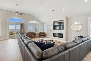 TV, fireplace, video games, stereo - 5700- La Cebolla, | Oceanfront | Nags Head | Sleeps 22 (Nags Head)