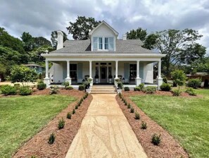 المنشأة من الخارج